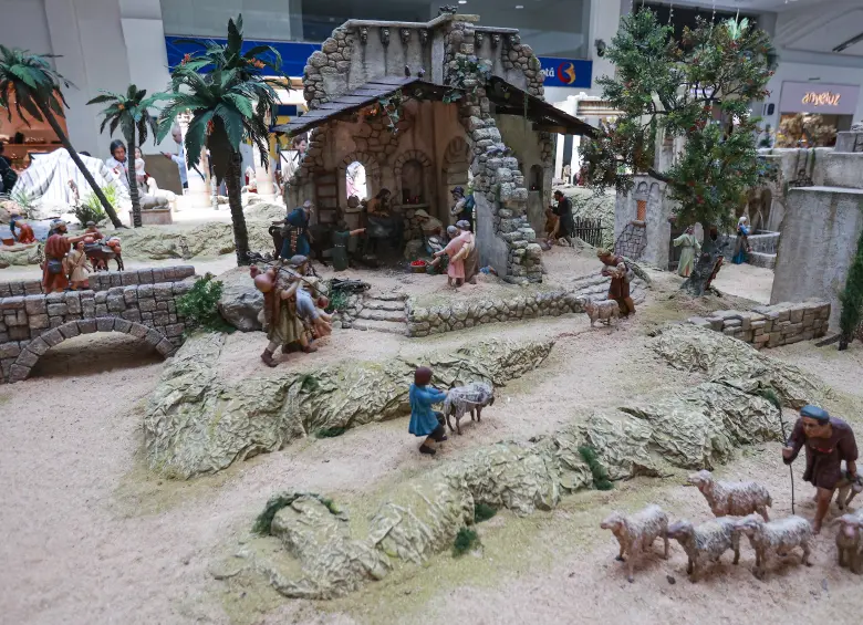 El pesebrista que hace de la Navidad un oficio