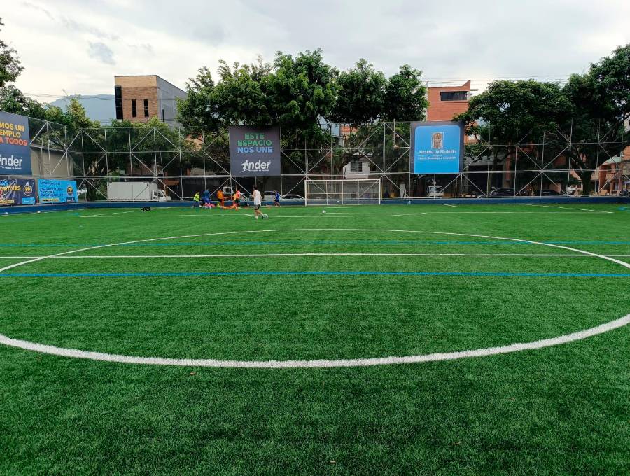 Las canchas, por definición son para el disfrute gratuito de todos los ciudadanos. FOTO: EL COLOMBIANO