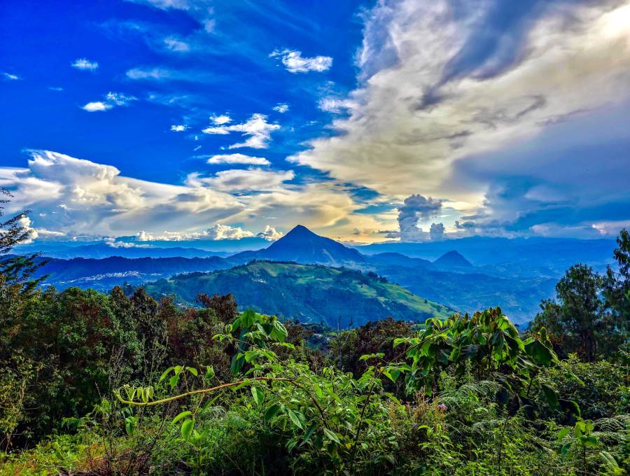 La travesía El Retiro–Fredonia: 40 kilómetros donde caminar también es una forma de duelo. Foto: Cristina Rodríguez. 
