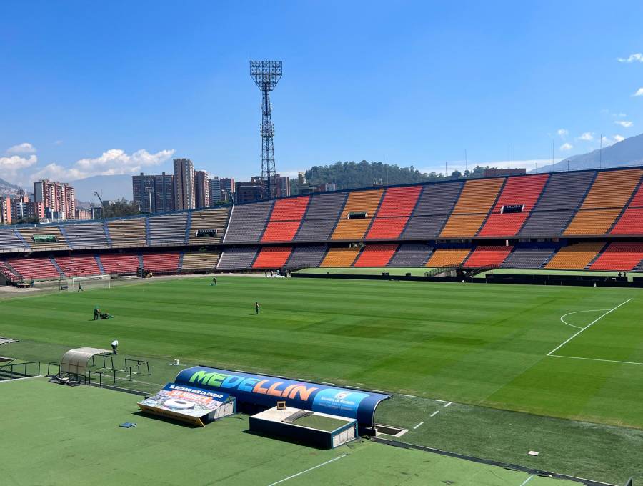 La cancha del Atanasio Girardot se encuentra en perfecto estado para el clásico entre Nacional y DIM. FOTO CORTESÍA INDER