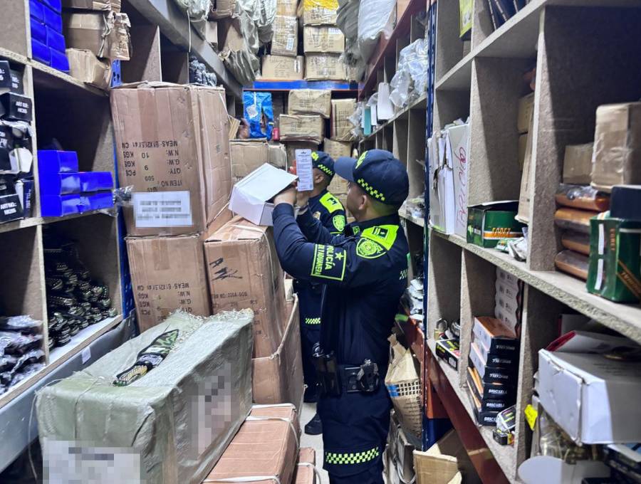 En el procedimiento, las autoridades también incautaron 2.650 unidades de veneno para ratas avaluadas comercialmente en más de $46 millones. FOTO: Cortesía Policía Metropolitana del Valle de Aburrá