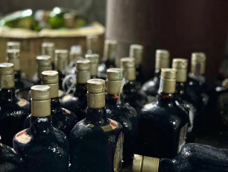 El licor adulterado pueden causar daños al sistema nervioso, visión borrosa, ceguera, dificultad respiratoria, estado de coma y hasta la muerte. FOTO: Cortesía Policía Metropolitana