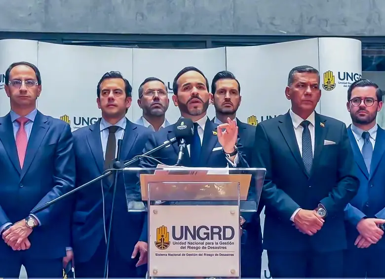 Desde Bogotá, el presidente De la Espriella anunció la declaración de emergencia nacional. Luego viajó a Pereira, Quibdó y, posteriormente, a Cali. FOTO Captura de video y GETTY