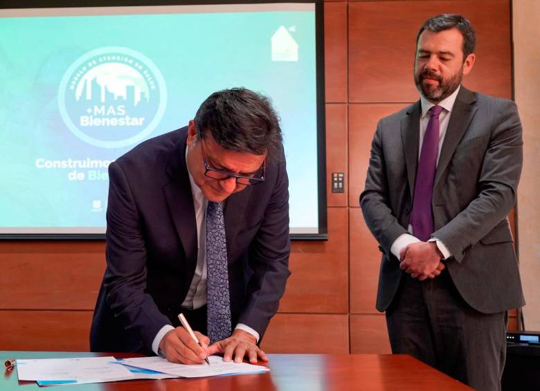 El alcalde de Bogotá, Carlos Fernando Galán, estuvo en el lanzamiento del plan con el secretario de Salud, Gerson Bermont. FOTO CORTESÍA