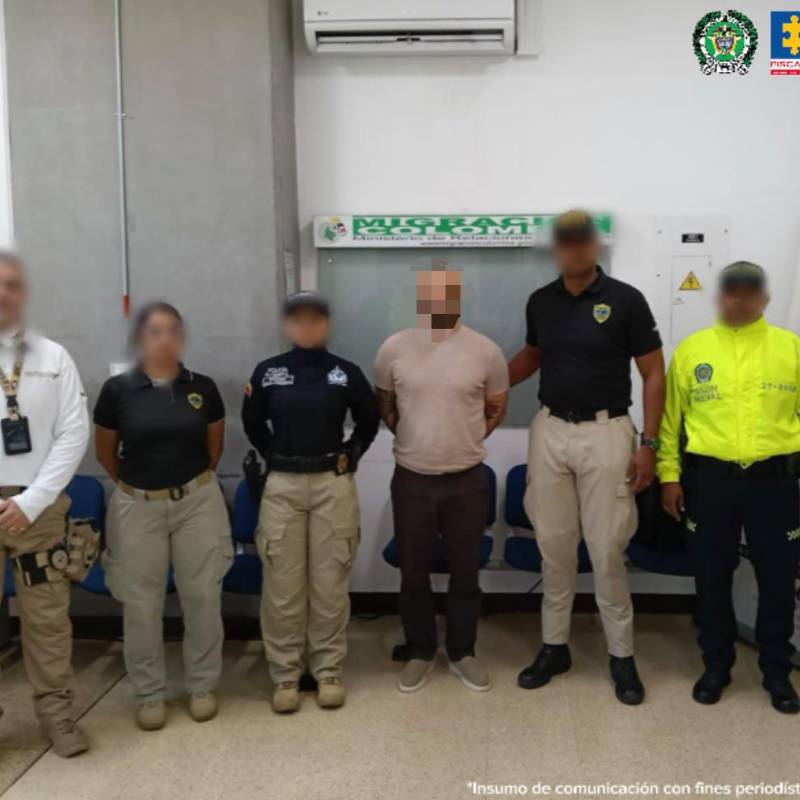 Nea Arias habría pretendido pasar los controles migratorios del aeropuerto José María Córdova como un ciudadano inadmitido, que arribó a Medellín con otras tres personas, para evadir las órdenes de captura que tenía. Foto: Cortesía