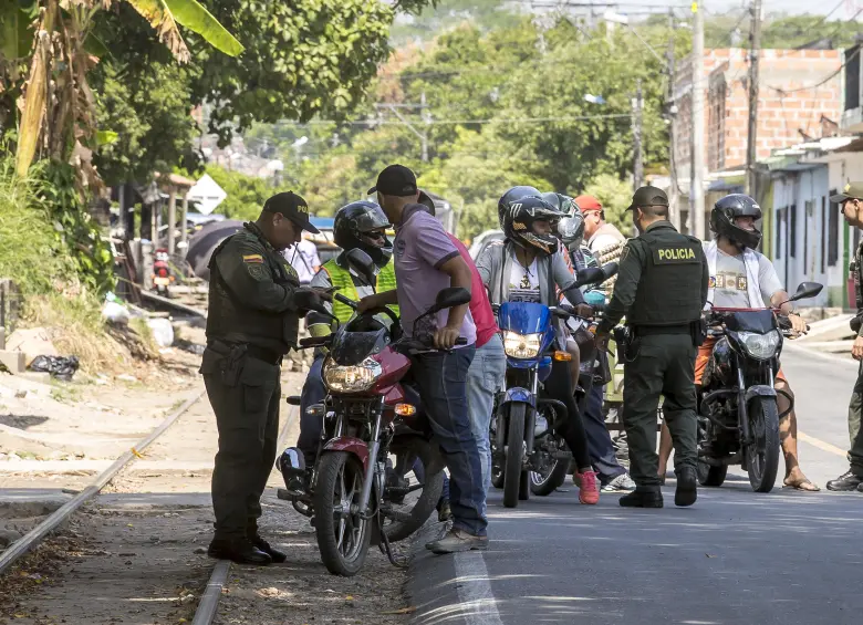 Imagen de referencia de un control policivo durante la jornada electoral. Foto: Juan Antonio Sánchez Ocampo