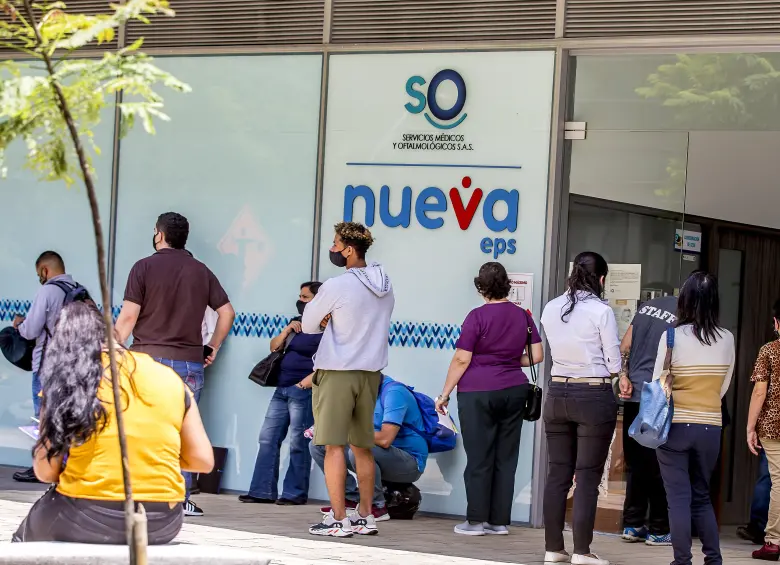 Imagen de referencia de una sede de la Nueva EPS en Medellín. FOTO: Juan Antonio Sánchez Ocampo