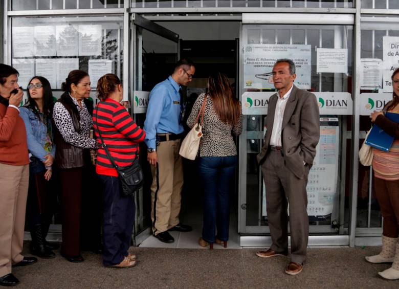 Según la Dian, 4,5 millones de ciudadanos deben presentar declaración de renta para la base gravable de 2021. FOTO: COLPRENSA.