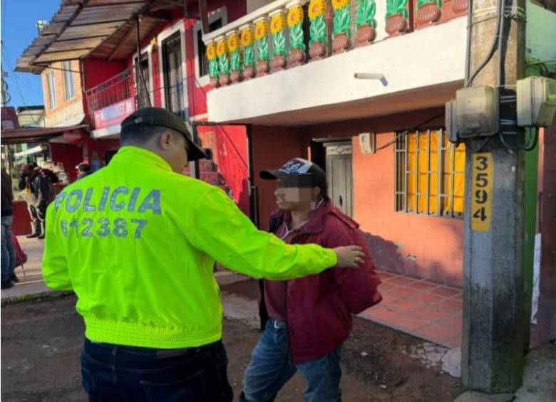 Alias Wilber es señalado de abusar sexualmente de una mujer de 83 años en la vereda La Quiebra de La Unión, Oriente de Antioquia, el pasado 27 de septiembre. Fue capturado en Santa Rosa de Osos, Norte del departamento. Foto: Cortesía Policía