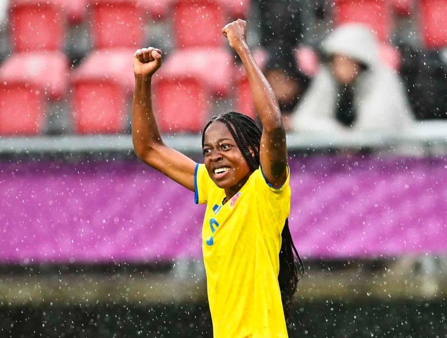 La delantera colombiana Valerín Loboa celebra el tanto con el que vencieron a Nigeria para avanzar a la semifinal del Mundial Sub 20 femenino en Polonia. FOTO GETTY 
