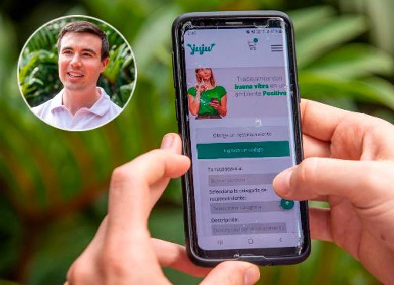 Julio Botero, un emprendedor paisa, creó una solución que les permite a las empresas generar puntos convertibles en obsequios y regalos sin usar papel y más rápido. FOTO carlos velásquez