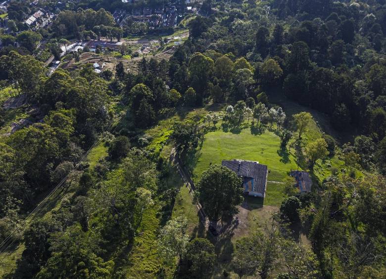 Vista aérea del lote de Aguas Vivas, ubicado en el suroriente de Medellín. FOTO: El Colombiano