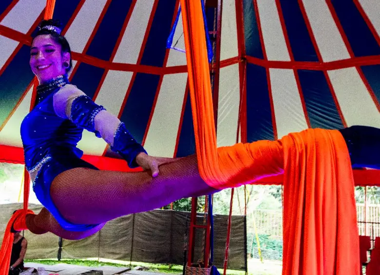 Los artistas paisas del circo ofrecerán este puente festivos eventos gratuitos en diferentes sitios de la ciudad. Foto: Julio Herrera.