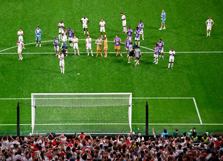Los futbolistas ingleses recibieron el respaldo masivo por parte de sus aficionados durante todo el Mundial. Foto: tomada del x de @England