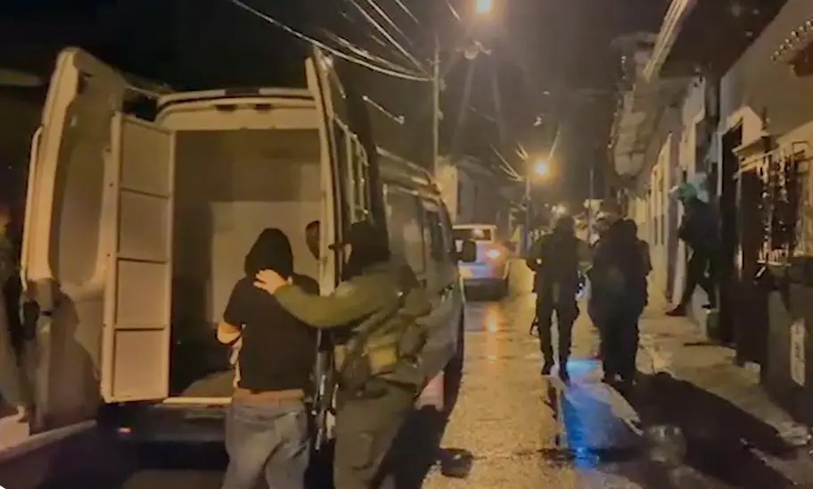 Alias Kevin fue capturado durante la noche del domingo pasado en un barrio de la zona urbana de Ciudad Bolívar. FOTO: Captura de video