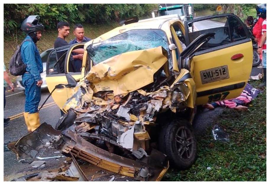 Grave Accidente De Un Taxi En La Autopista Medellín Bogotá Deja Una Niña Y Dos Adultos Fallecidos 3788