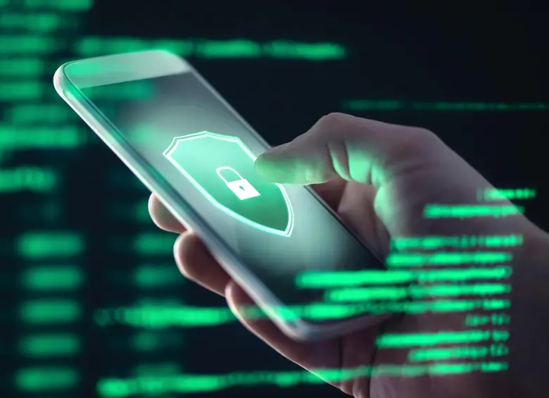 El SIM swap permite a delincuentes tomar control de una línea celular para interceptar SMS con códigos de verificación y desviar transferencias en sistemas de pago en tiempo real, como Bre-B. FOTO: Getty