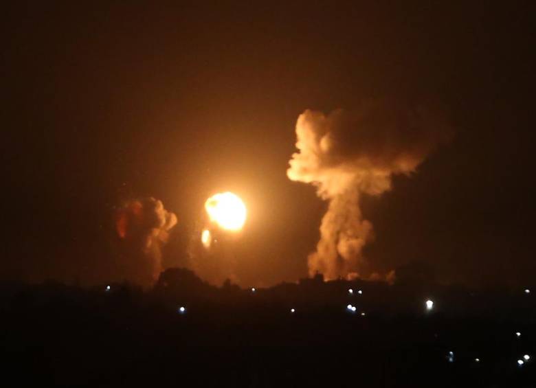 Israel bombardea Gaza tras lanzamiento de cohetes frente a Tel Aviv
