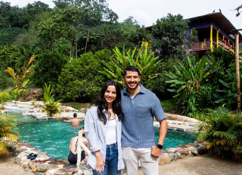 El oasis natural es una piscina que se baña con el recursos hídrico que atraviesa la finca. Además, tiene arena que complementa la experiencia de La Playa. FOTO JULIO CÉSAR HERRERA