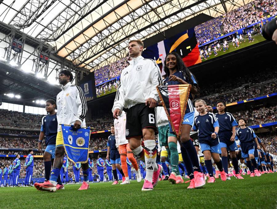 En el Mundial se pueden ver postales de ambos equipos saliendo al terreno de juego con similar color de guayos, como lo ocurrido en Alemania vs Curazao. Foto: Xinhua