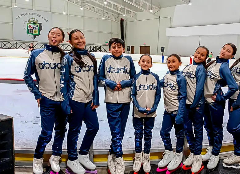 Cinco medallas de oro: sin pista para entrenar, patinadoras hicieron a Colombia campeona sobre hielo