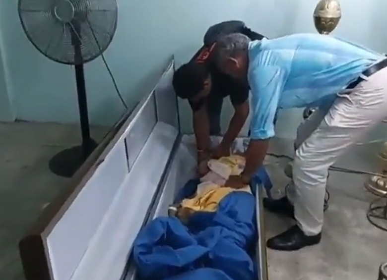 Adulta mayor de 76 años parece estar estable tras ser declarada muerta. FOTO: Captura video @infogt_noticias