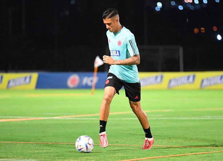 El futbolista de 24 años estaba disfrutando su primera convocatoria con la Selección Colombia de Mayores. FOTO: TOMADA DEL TWITTER DE @FCFSeleccionCol