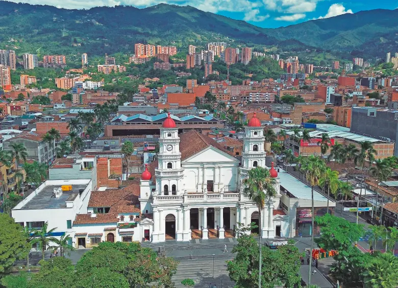 Panorámica del municipio de Envigado que, según decreto municipal, este año ajustó un cuarto de milenio de fundado. FOTO MANUEL SALDARRIAGA