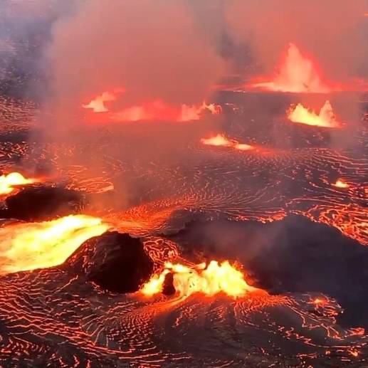 El volcán es uno de los más activos del mundo, tan es así, que turistas pagan para ver las grietas de lava desde el cielo. FOTO: Getty Images