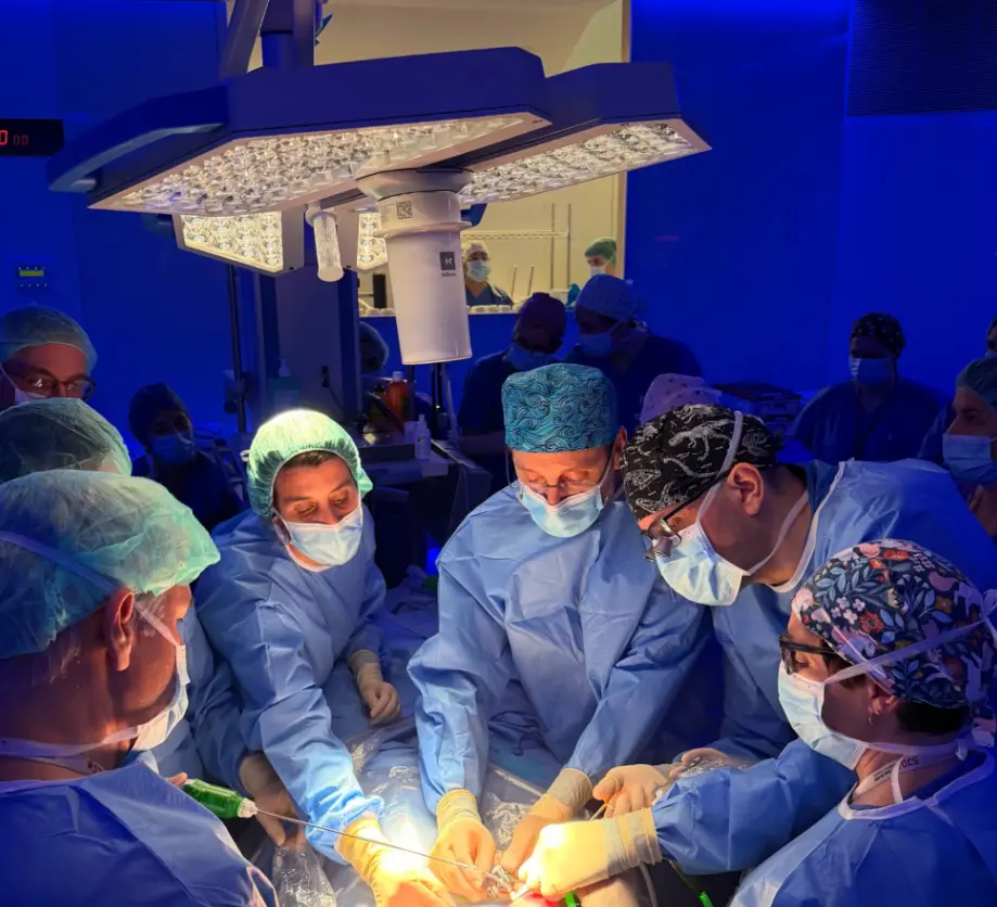Médicos de Barcelona realizaron la primera cirugía fetal por gastrosquisis en Europa. FOTO: Hospital Sant Joan de Déu