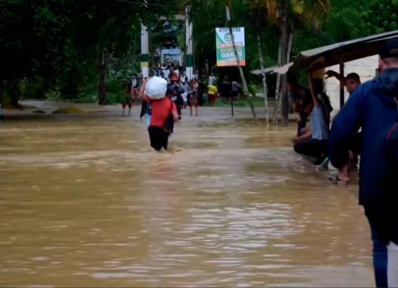 Lluvias tienen inundado a San Pedro de Urabá y alcaldesa pide estar alerta