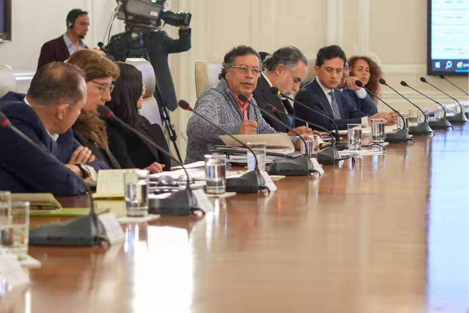 Inicialmente se tenía previsto que el Consejo fuera transmitido a las 4:00 p.m., pero se cambió para realizarse una hora antes y además con la delimitación de que fuera hasta las 5:00 p.m. <b> </b>Foto: Presidencia 