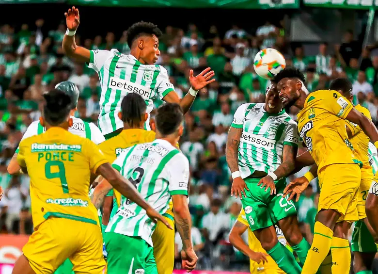 Nacional recibe al Bucaramanga en el Atanasio. FOTO JAIME PÉREZ