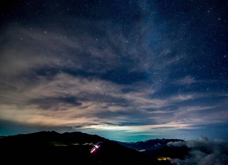 Esta es la primera vez que la Nasa investigará fenómenos inexplicables en los cielos de la Tierra. El presupuesto no excederá los 100.00 dólares. FOTO PIXABAY.