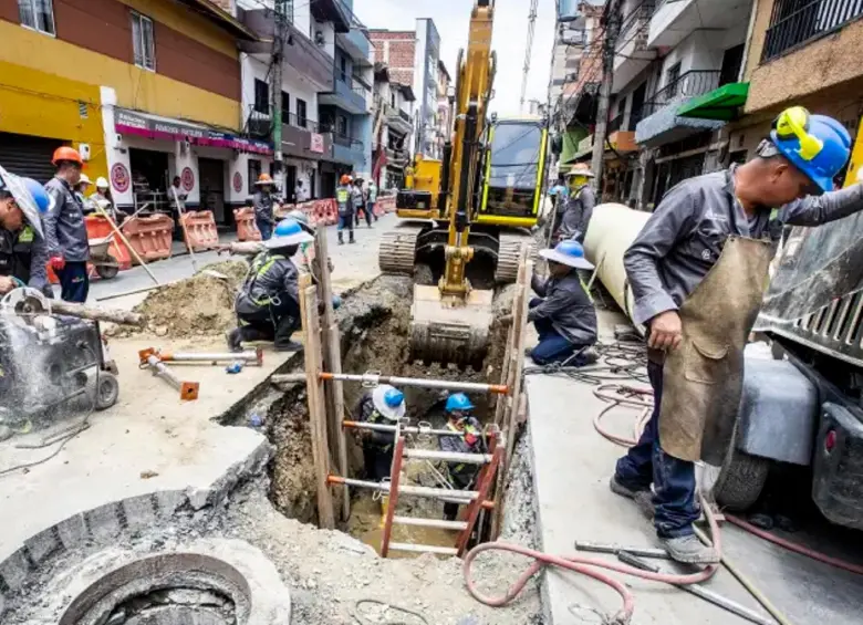Después de una larga interrupción por problemas con el anterior contratista, los trabajos se reiniciaron en septiembre de 2024. FOTO: Archivo EL COLOMBIANO