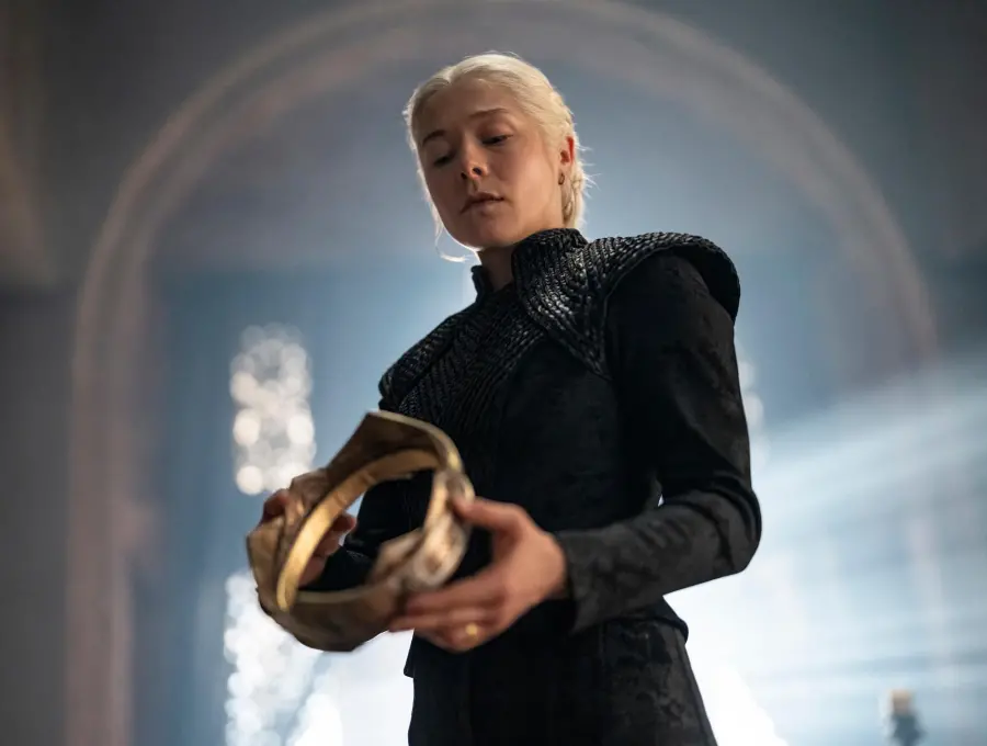 Emma D’Arcy continúa en su papel de Rhaenyra Targaryen quien busca recuperar el Trono de Hierro. FOTO Cortesía HBO Max