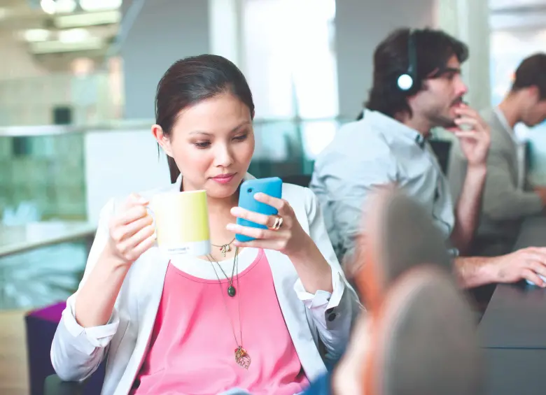 Se ha comprobado que la procrastinación le cuesta a los empleadores unos 20.000 dólares por empleado al año, en Estados Unidos. FOTO: Getty.