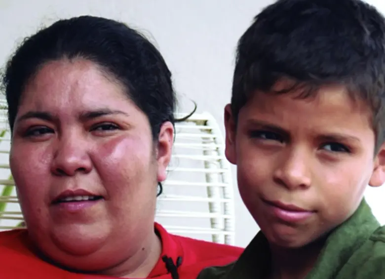 Donny y su mamá Mildred son protagonistas del documental El juego de la vida. FOTO CORTESÍA