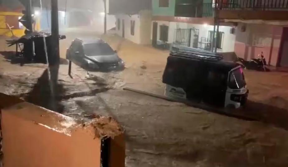 El aguacero duró desde las 8:00 p.m. del miércoles y se prolongó casi hasta la medianoche. FOTO: CORTESÍA ALCALDÍA