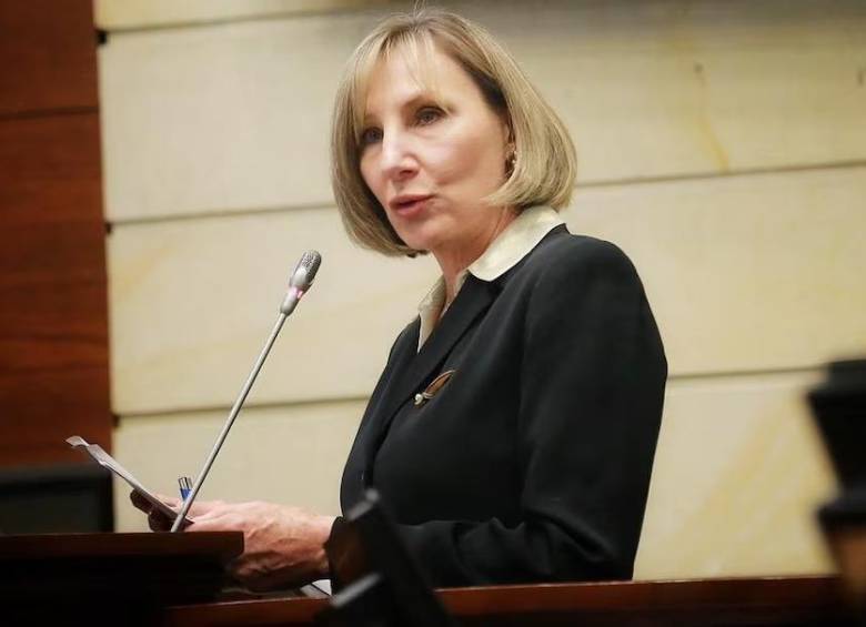 Claudia Dangond Gibsone, una experimentada abogada, ya había sido finalista para integrar la Corte en 2020 y 2022. Dangond aspiró al Senado por el Partido Conservador en 2014. Foto: Senado de la República