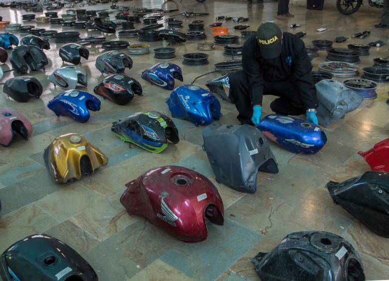 La venta de autopartes es el eje del hurto de motocicletas, ya que el 70 % son usadas para venderlas por repuestos de segunda mano. FOTO El Colombiano