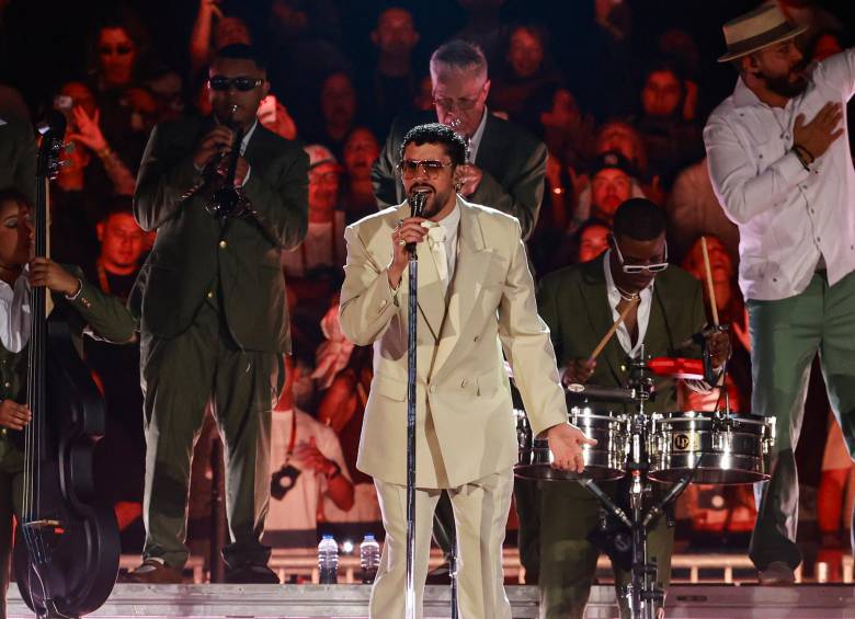 Un punto importante fue puntualidad de Bad Bunny. En los avisos de los organizadores –que andaban rodando en redes sociales– decían que el artista principal comenzaría a las 9:00 de la noche y así fue. Foto: Manuel Saldarriaga Quintero.