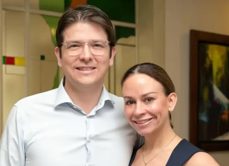 Miguel Uribe Turbay y María Claudia Tarazona, su esposa. Foto: redes