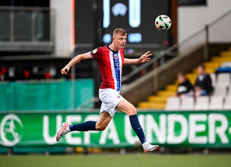  Este es el zaguero central Rasmus Holten, capitán de Noruega. FOTO GETTY 