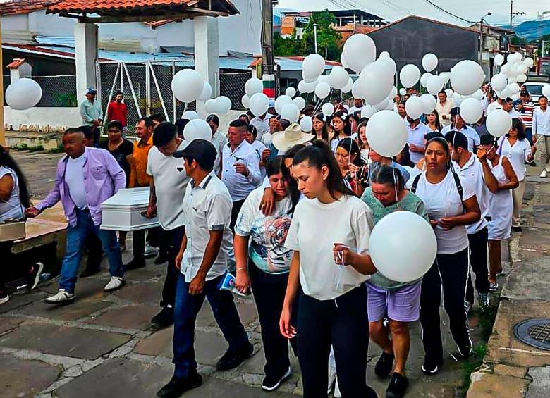 El 16 de febrero fue el velorio y las exequias de Kevin Acosta en Charalá (Santander). FOTO #CHARALÁ 