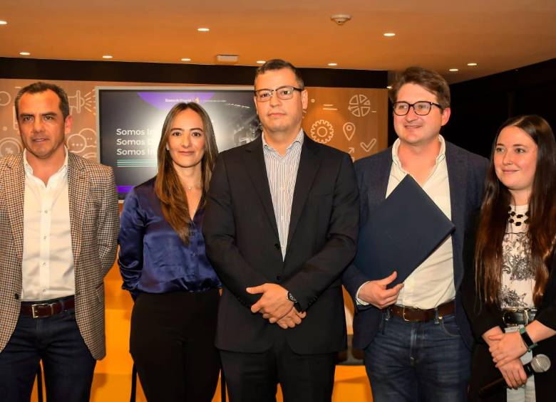 Por su aporte a la transformación de los servicios financieros del país, el Ministerio de Ciencias de Tecnología e Innovación reconoció al Laboratorio Digital del Banco de Bogotá como una Unidad de I+D+i (Investigación, Desarrollo e Innovación).