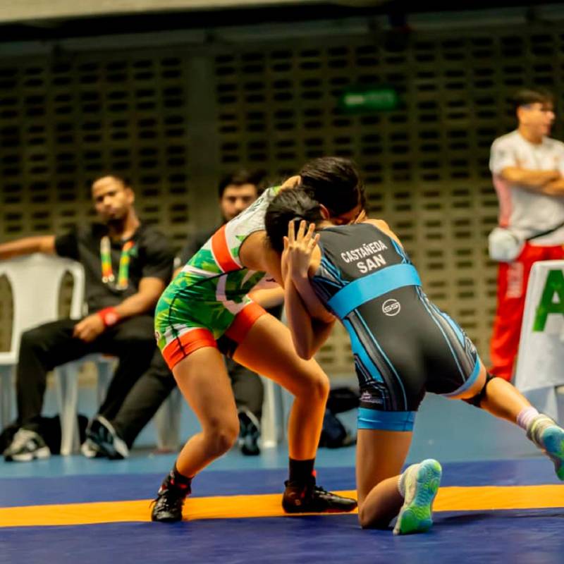 En el Nacional de lucha libre en Medellín se dieron a conocer las futuras estrellas de este deporte en el país. FOTO CORTESÍA