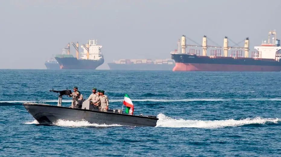 “El cierre prolongado del estrecho de Ormuz ha dejado al mercado mundial frente a un déficit de 10 millones de barriles diarios”, aseguraron analistas de Eurasia Group. FOTO Getty