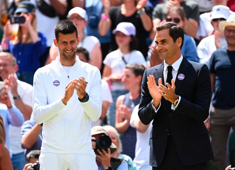 Novak Djokovic y Roger Federer, entre los referentes del tenis que se dieron cita en Wimbledon. FOTO: EFE