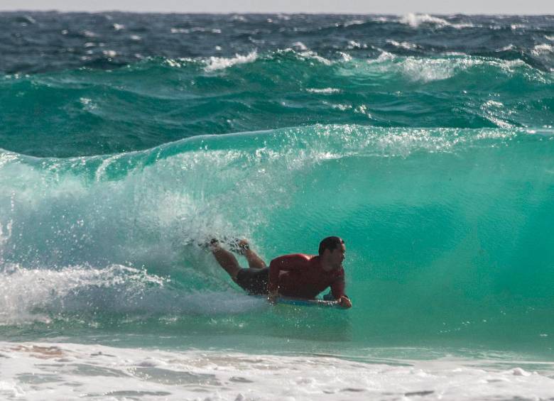 Las aguas cristalinas que rodean toda esta isla permite que se pueda nadar con tranquilidad o practicar actividades como el surf. FOTO: JULIO CÉSAR HERRERA